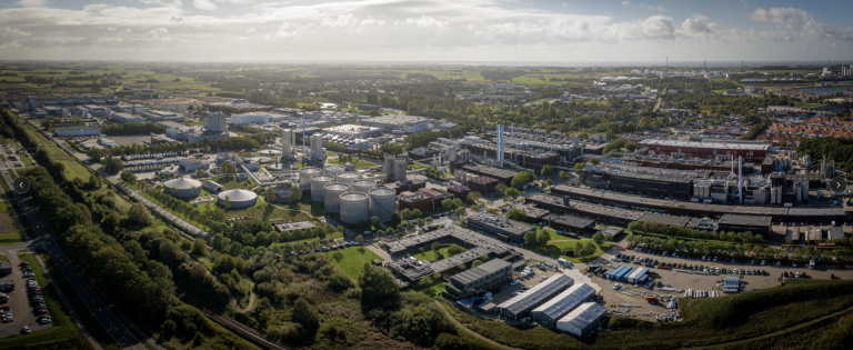 Luftfoto af industrien i Kalundborg